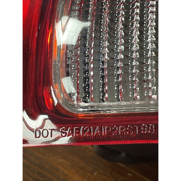 Tail Light Eagle Eyes FR278-U000R New - Picture 2 of 16